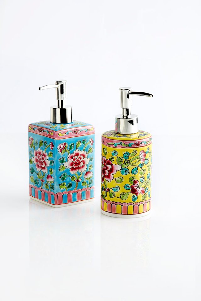 花柄の手塗り磁器製液体<br>ソープディスペンサー/Hand-painted Porcelain Liquid Soap Dispenser with Floral Motifs	